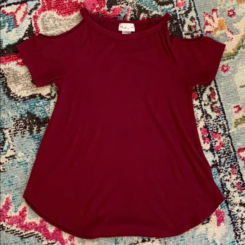 Maroon open shoulder shirt